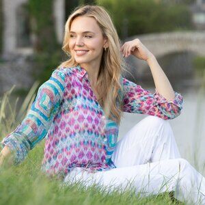 NWT APNY Diamond Square Button-Up Top With Roll Tab Sleeve